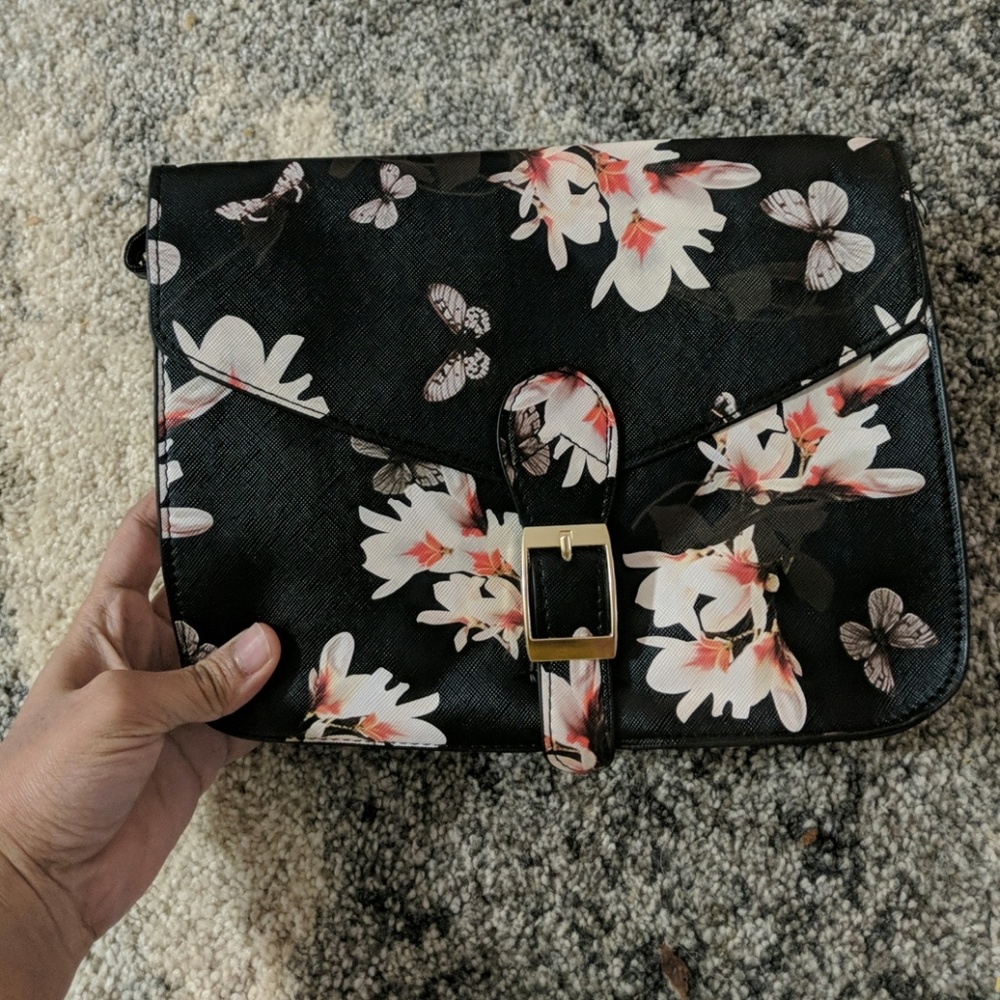 Floral sling bag 🎉NEW $20🎉
